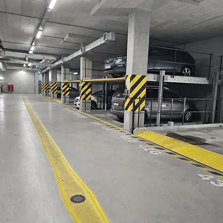 شقة Urban Premium, Opolska 10, No75 - Free Garage كاتوفيتسه